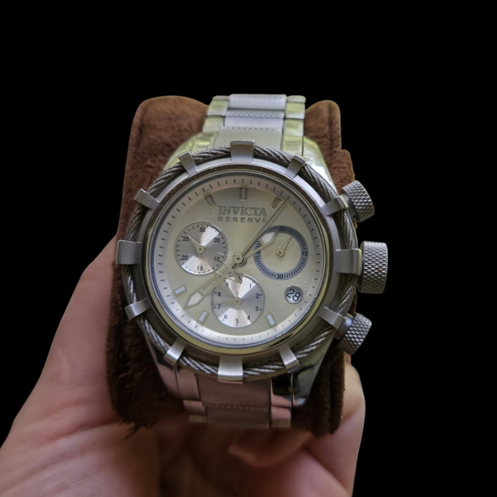 Invicta Bolt Reserve Collection Women's Watch-Needs a New Battery - Picture 5 of 15